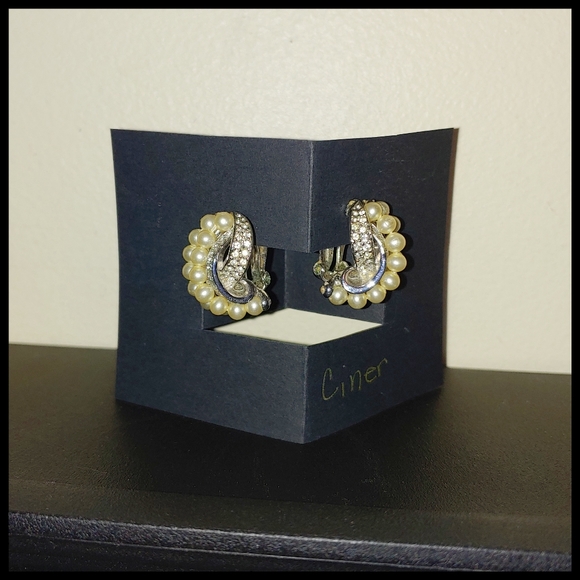 Ciner Jewelry Vintage Ciner Clip On Earrings Marked Poshmark